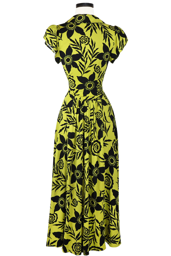 green floral dressing gown Womens Cyberjammies Green Floral Print Long Dressing Gown US 8