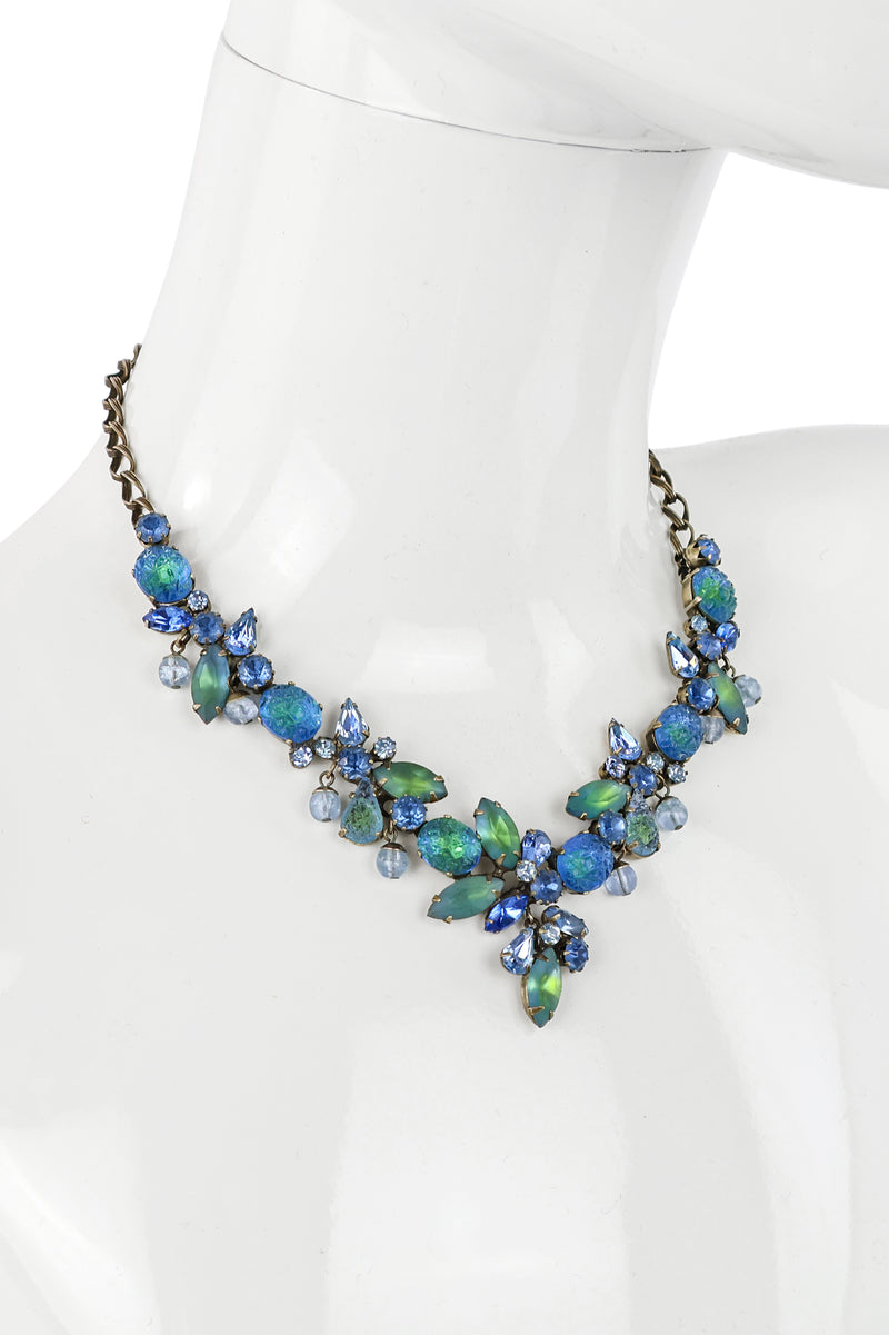 De Luxe Frosty Blue Necklace