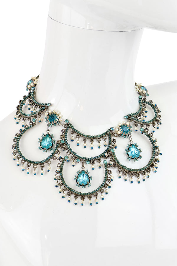 De Luxe Grand Scalloped Necklace with Mini Pearls