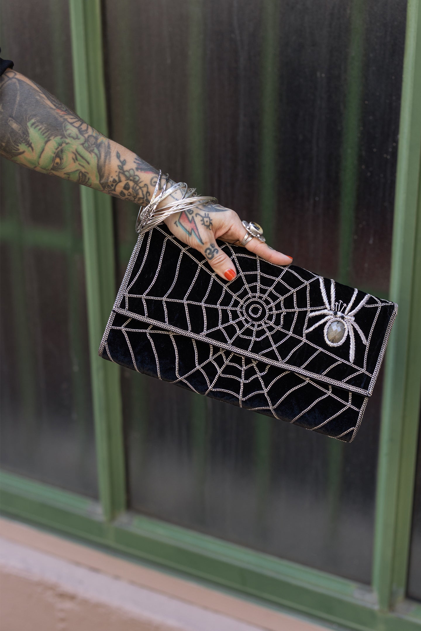 Chain Spider Web Clutch ##description##