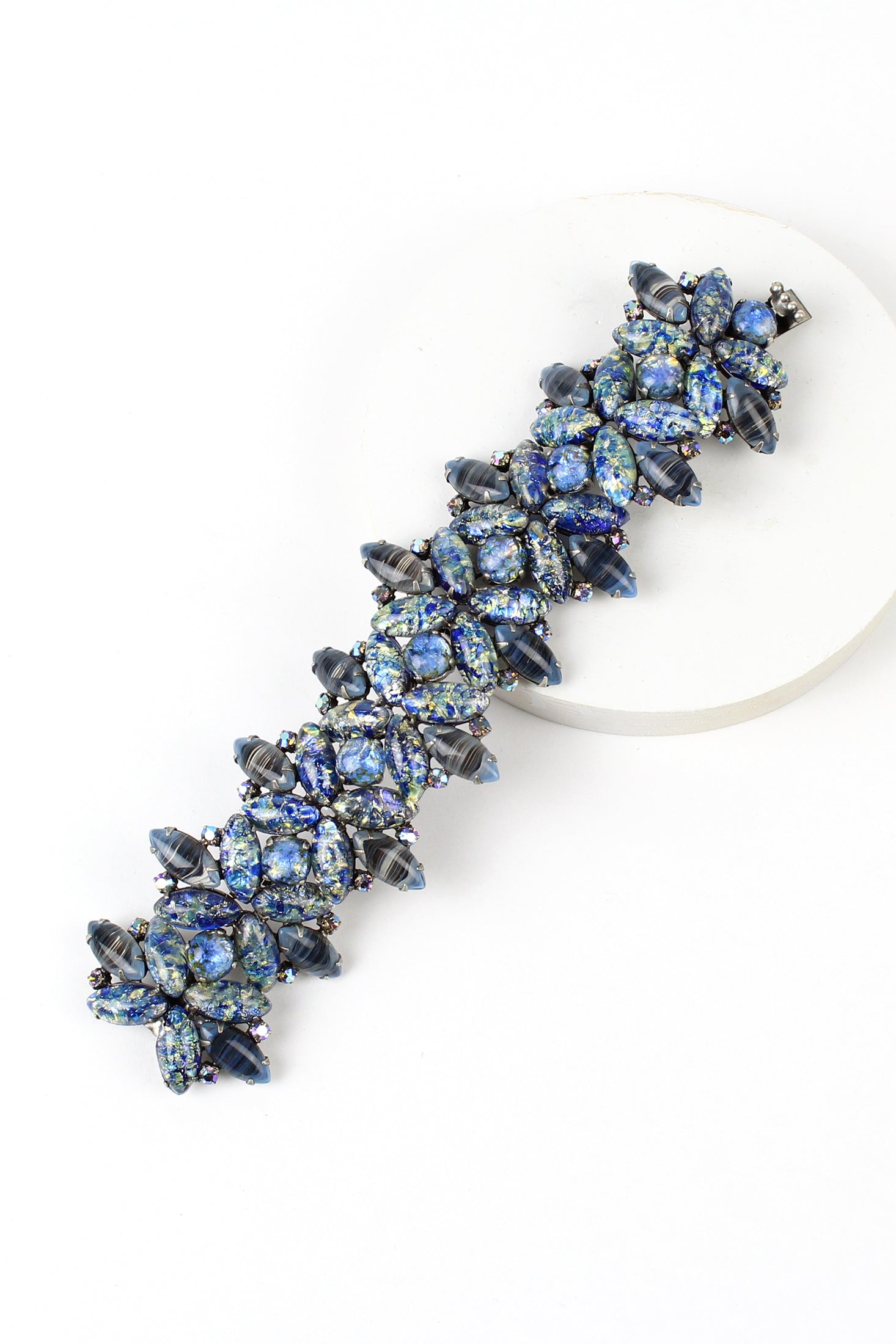 De Luxe Speckled Blue Glass Bracelet ##description##