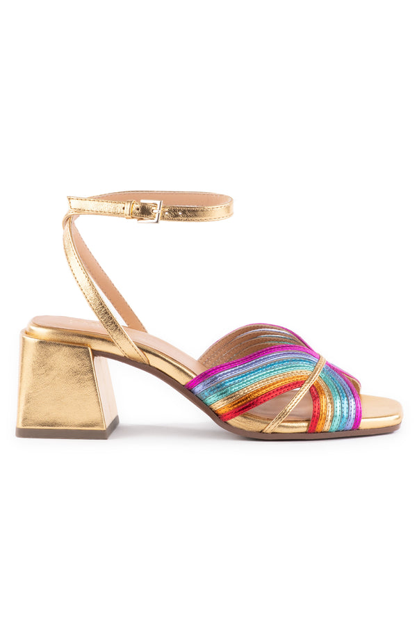 Both modern and timeless, Seychelle's sweet Tender sandals combine a metallic rainbow upper before a comfortable flared block heel with unique squared edging. With an adjustable ankle strap to keep securely in place, these beauties are about to become an instant classic in the happiest closet on earth.